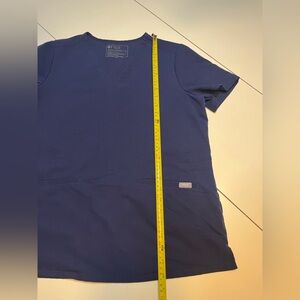 Figs Women's SCRUB SET in Navy Blue MEDIUM REGULAR. Wide Leg Pant Style.